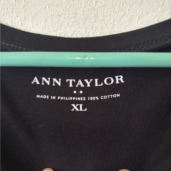 3/$20 Ann Taylor Women's Classic Black Short Sleeve Tee - Picture 3 of 3